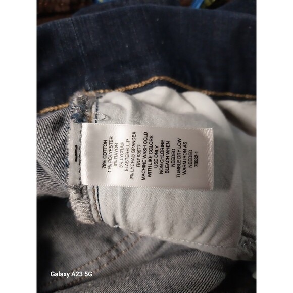 Liz Claiborne Amber Pull On Denim Short Size 10 NWT - Picture 7 of 7